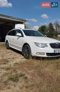 Универсал Skoda Superb 2010 в Долине