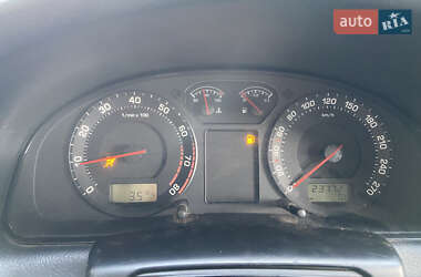 Лифтбек Skoda Superb 2005 в Львове
