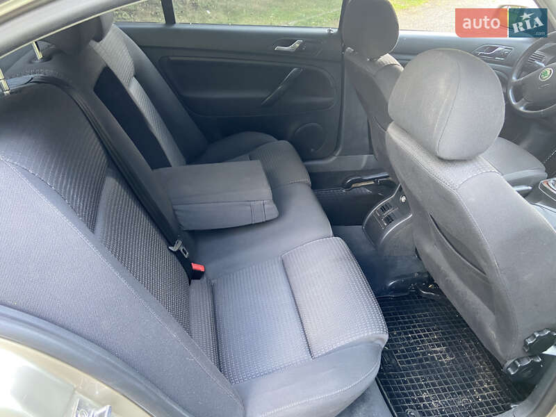 Ліфтбек Skoda Superb 2005 в Львові фото 4 Ліфтбек Skoda Superb 2005 в Львові