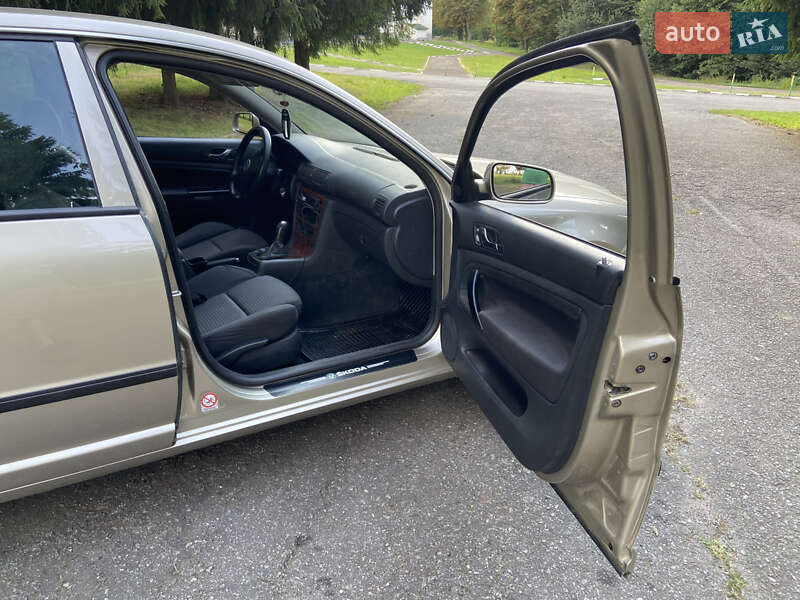 Ліфтбек Skoda Superb 2005 в Львові фото 6 Ліфтбек Skoda Superb 2005 в Львові