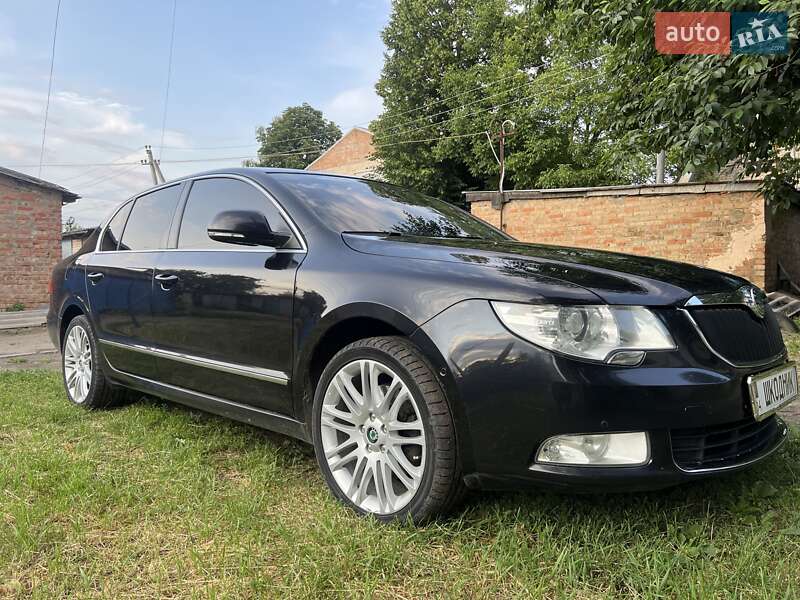 Лифтбек Skoda Superb 2013 в Синельниково