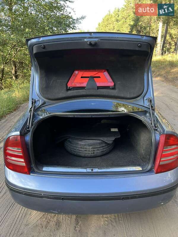Лифтбек Skoda Superb 2003 в Тростянце