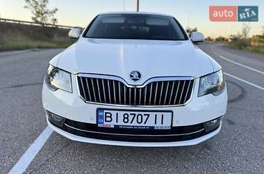 Лифтбек Skoda Superb 2015 в 