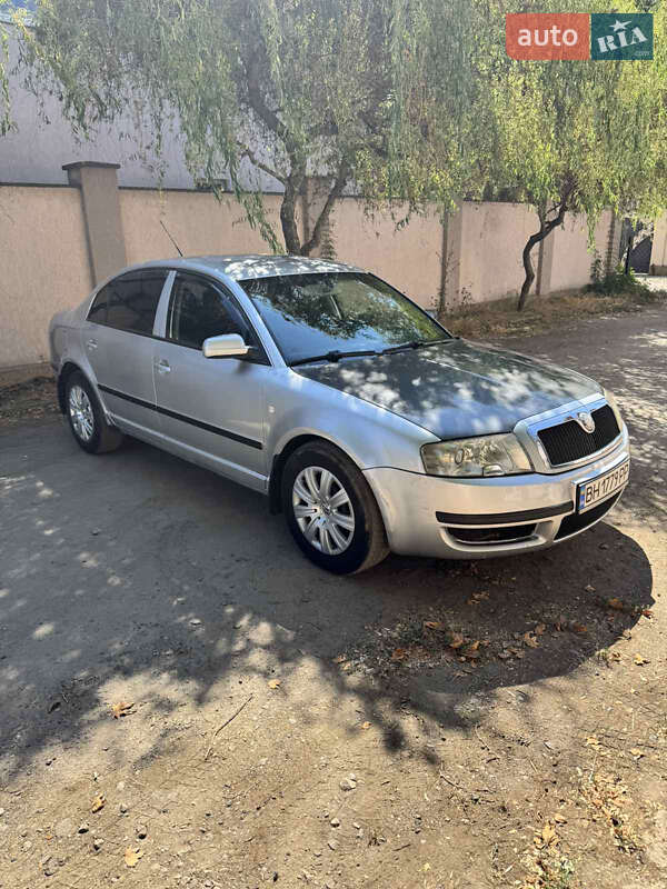 Лифтбек Skoda Superb 2005 в 