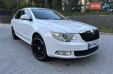Ліфтбек Skoda Superb 2009 в Львові