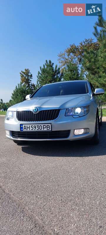 Лифтбек Skoda Superb 2012 в 