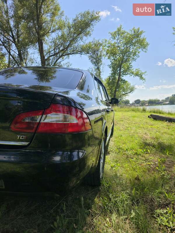 Лифтбек Skoda Superb 2011 в Черновцах