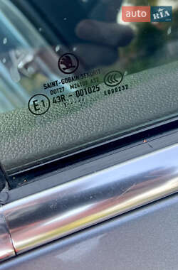 Лифтбек Skoda Superb 2012 в 
