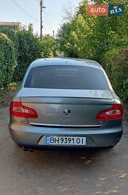 Лифтбек Skoda Superb 2011 в 