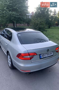 Лифтбек Skoda Superb 2015 в 