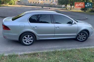 Лифтбек Skoda Superb 2015 в 