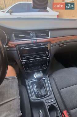 Лифтбек Skoda Superb 2012 в 