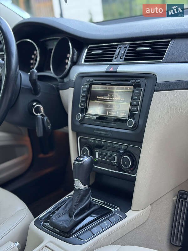 Универсал Skoda Superb 2013 в Радивилове