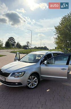 Универсал Skoda Superb 2013 в Трускавце
