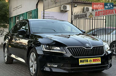 Лифтбек Skoda Superb 2015 в 
