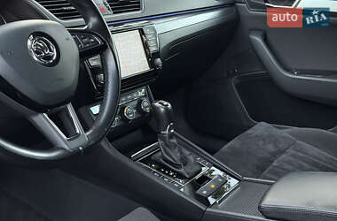Лифтбек Skoda Superb 2015 в 