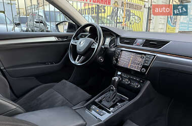 Лифтбек Skoda Superb 2015 в 