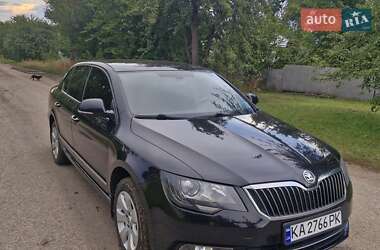 Лифтбек Skoda Superb 2013 в 
