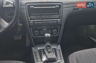 Лифтбек Skoda Superb 2013 в 