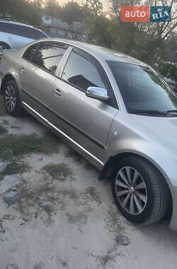 Лифтбек Skoda Superb 2005 в 