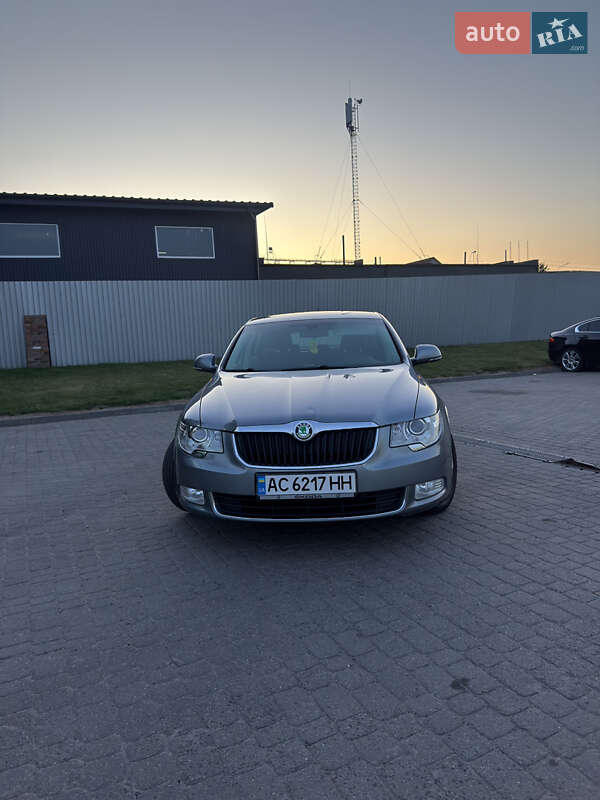 Лифтбек Skoda Superb 2009 в Луцке