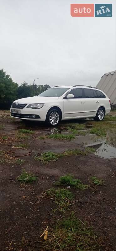 Універсал Skoda Superb 2013 в Чернігові