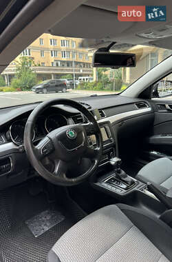 Лифтбек Skoda Superb 2011 в 