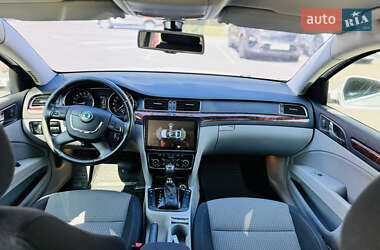 Лифтбек Skoda Superb 2013 в 