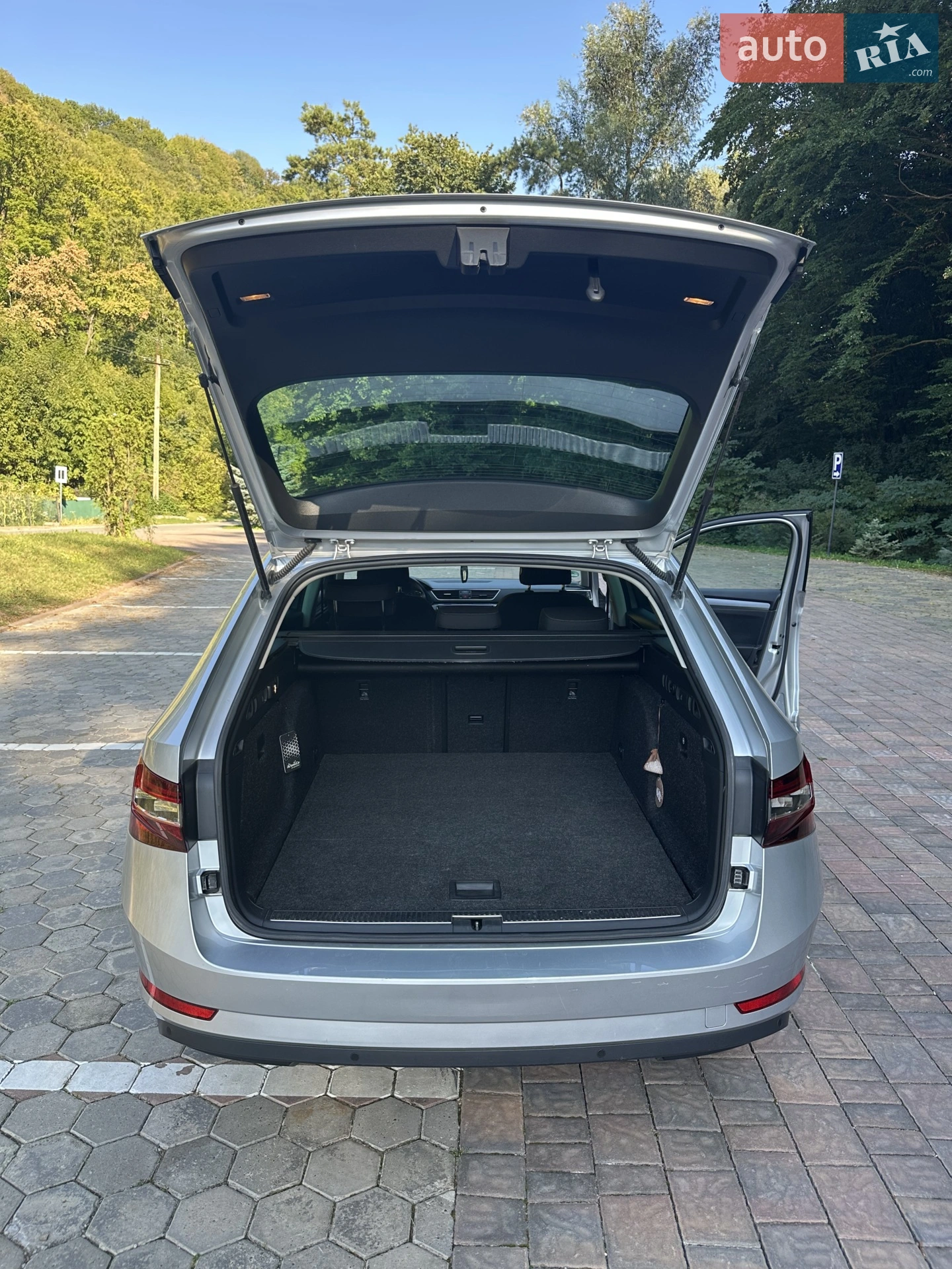 2016 Skoda Superb - мініатюра 11