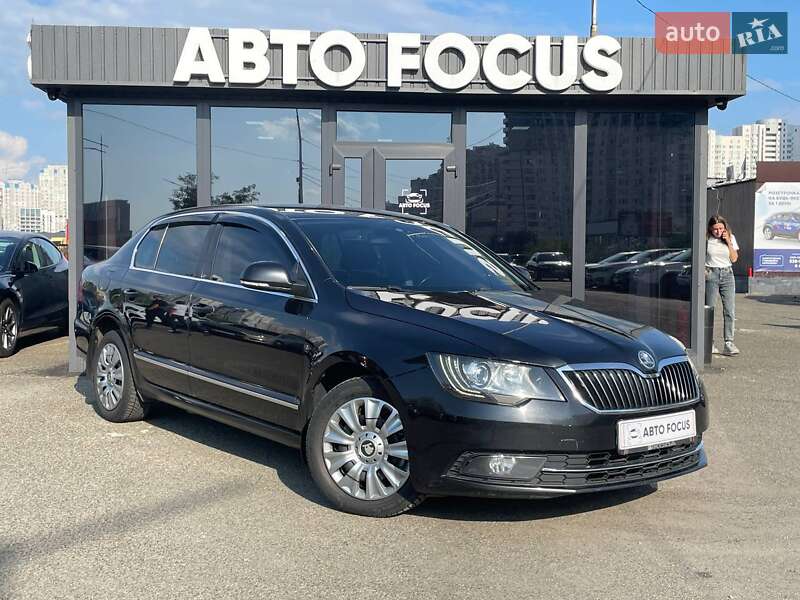 Лифтбек Skoda Superb 2014 в 