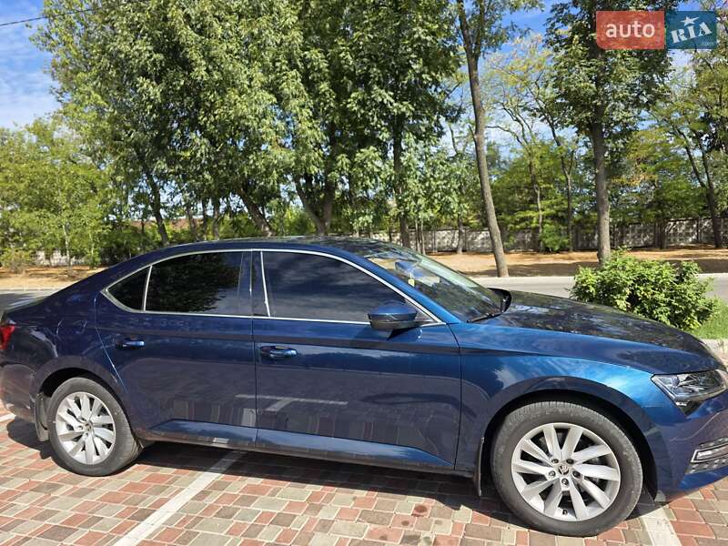 Лифтбек Skoda Superb 2021 в Кропивницком