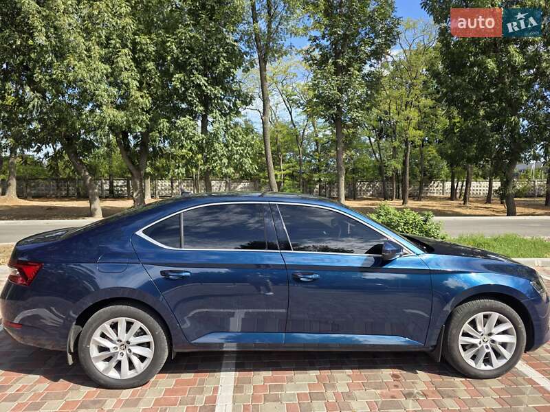 Лифтбек Skoda Superb 2021 в Кропивницком