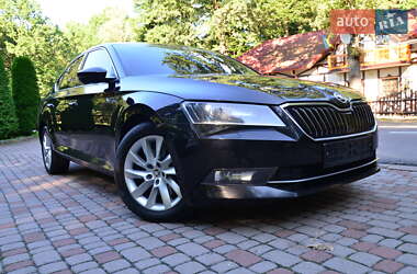 Лифтбек Skoda Superb 2017 в 