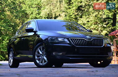 Лифтбек Skoda Superb 2017 в 