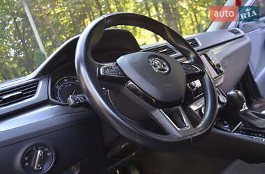 Лифтбек Skoda Superb 2017 в 