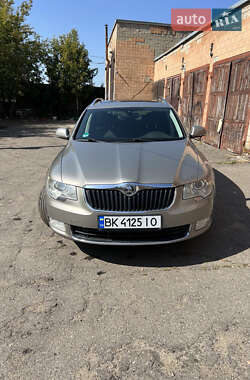 Универсал Skoda Superb 2012 в 