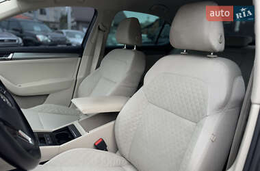Лифтбек Skoda Superb 2015 в 