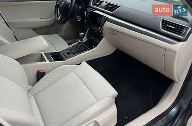 Лифтбек Skoda Superb 2015 в 