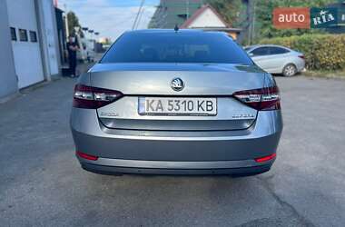 Лифтбек Skoda Superb 2016 в 