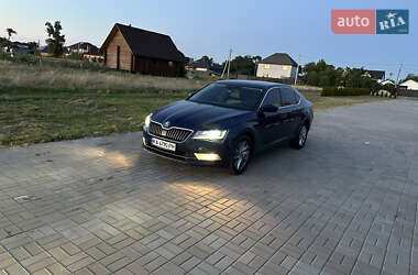 Ліфтбек Skoda Superb 2016 в Києві