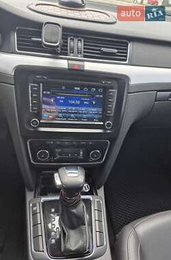 Лифтбек Skoda Superb 2012 в 
