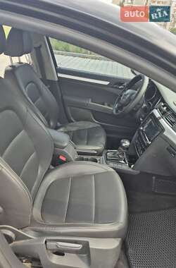 Лифтбек Skoda Superb 2012 в 