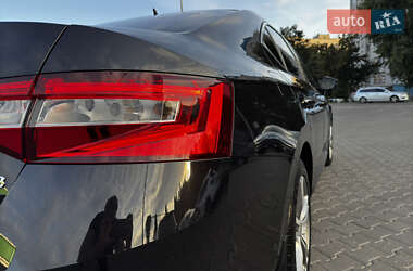 Лифтбек Skoda Superb 2015 в 