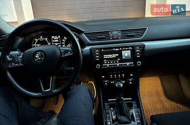 Лифтбек Skoda Superb 2015 в 