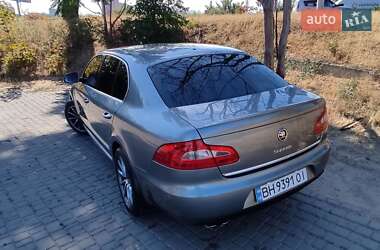 Лифтбек Skoda Superb 2011 в 