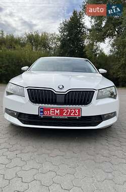 Универсал Skoda Superb 2016 в 