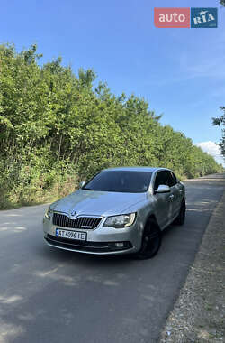 Лифтбек Skoda Superb 2014 в 