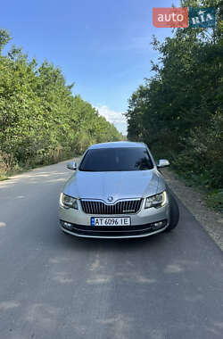 Лифтбек Skoda Superb 2014 в 