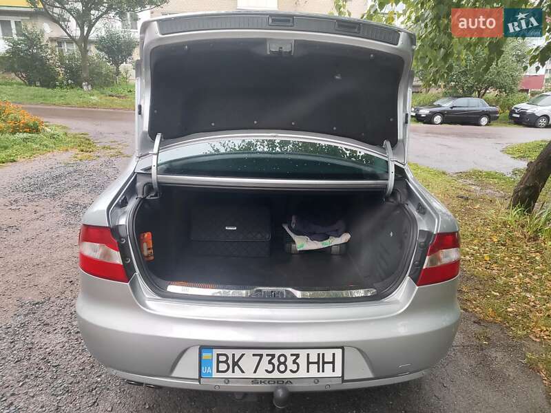 Лифтбек Skoda Superb 2009 в Дубно