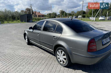 Лифтбек Skoda Superb 2005 в 